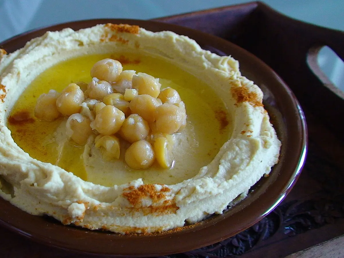 Hummus from canned chickpeas