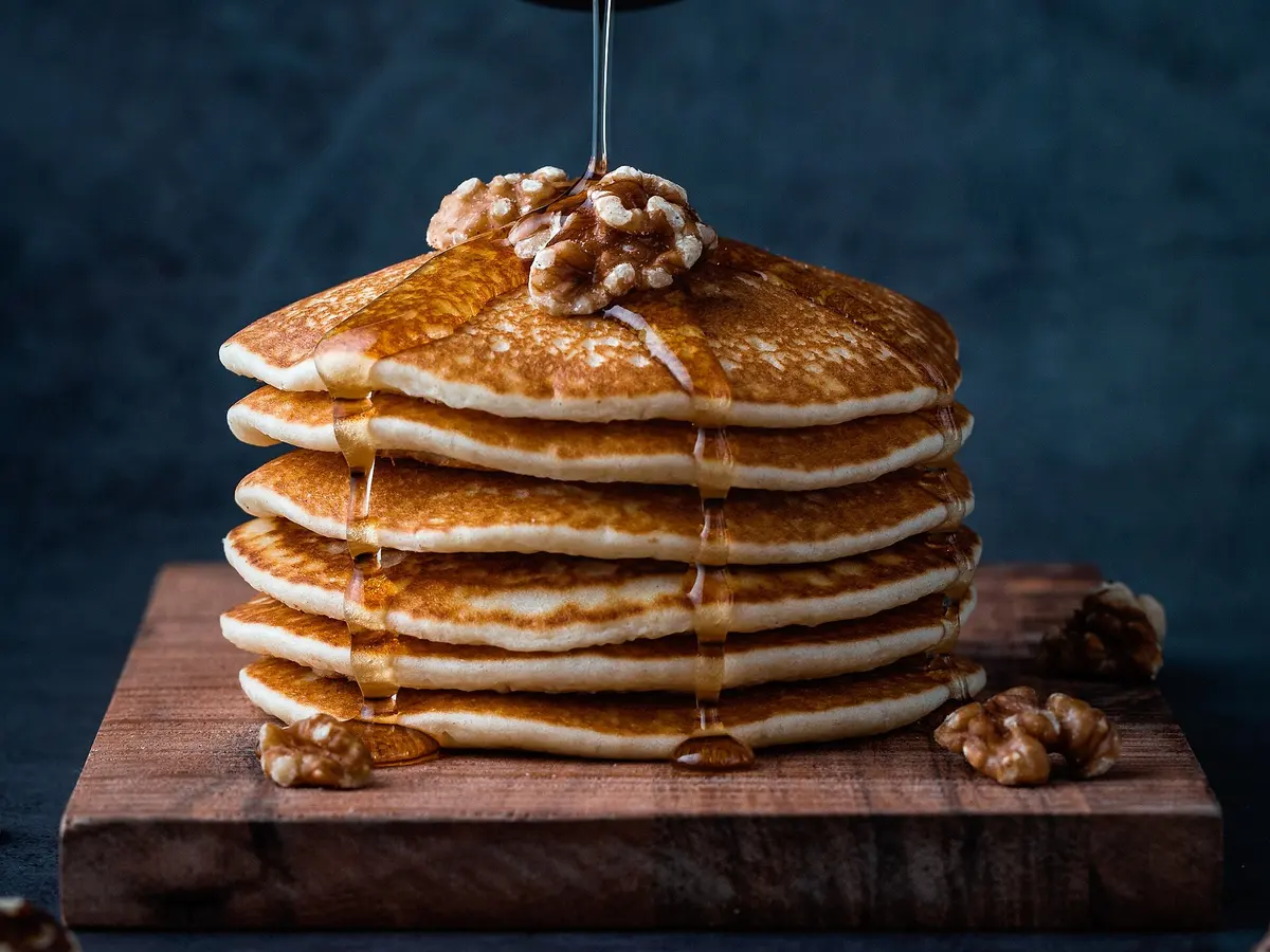 Fluffy pancakes with milk